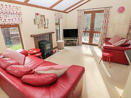 3 Riverside Lodge