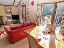 3 Riverside Lodge