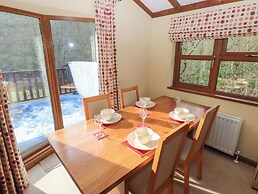 3 Riverside Lodge