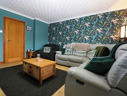 36 Cae Rhos