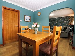 36 Cae Rhos