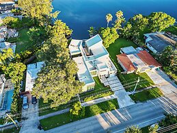 Signature Waterfront Villa by The Glamhomes
