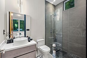 Signature Waterfront Villa by The Glamhomes