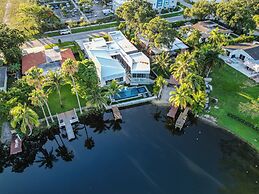 Signature Waterfront Villa by The Glamhomes