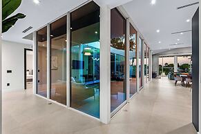 Signature Waterfront Villa by The Glamhomes