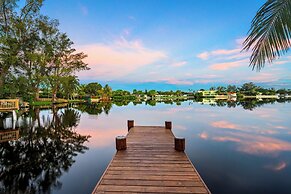Signature Waterfront Villa by The Glamhomes
