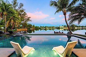 Signature Waterfront Villa by The Glamhomes