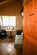 Chalet Chapeau R. a R.