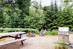 Secluded 2 BR Cottage w/ Private W/d, Wifi & Patio