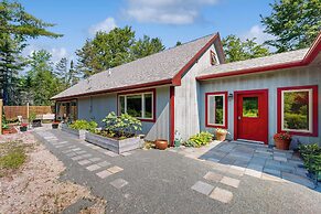 Secluded 2 BR Cottage w/ Private W/d, Wifi & Patio