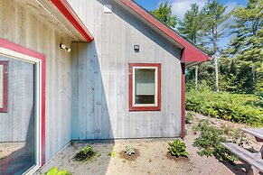 Secluded 2 BR Cottage w/ Private W/d, Wifi & Patio