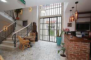 Thera Alaçatı Otel