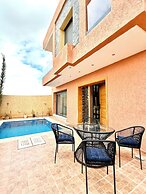 Villa with pool rooftop near Amelkis