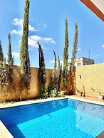 Villa with pool rooftop near Amelkis