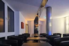 Check-Inn Hotel - Offenbach
