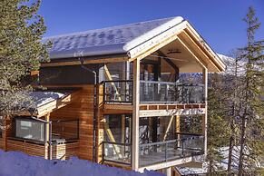 Superior Chalet With Sauna & Hot Tub