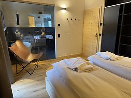Superior Chalet With Sauna & Hot Tub
