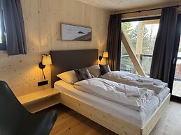 Superior Chalet With Sauna & Hot Tub