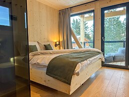 Superior Chalet With Sauna & Hot Tub