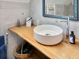 Neulliac Family Cottage With Pool