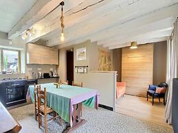 Neulliac Family Cottage With Pool