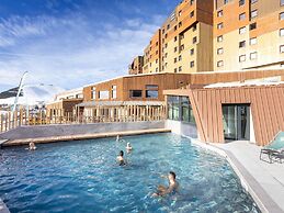 Retreat With Shared Pool and Terrace