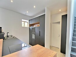 Elegant Neulliac Holiday Home for 15