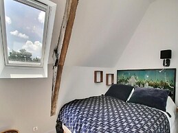 Elegant Neulliac Holiday Home for 15