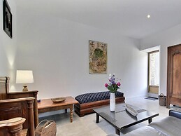 Elegant Neulliac Holiday Home for 15