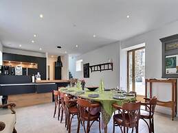 Elegant Neulliac Holiday Home for 15