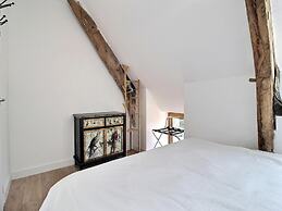 Elegant Neulliac Holiday Home for 15