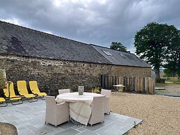 Elegant Neulliac Holiday Home for 15