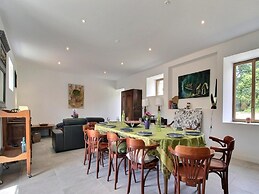 Elegant Neulliac Holiday Home for 15