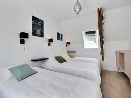 Elegant Neulliac Holiday Home for 15