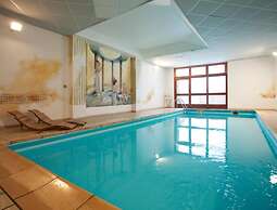 Four-guest Hub With Sauna & Pool