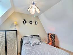Stunning Holiday Cottage in Neulliac