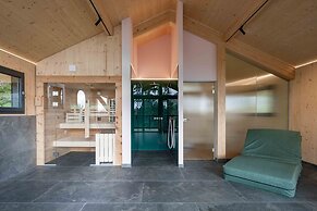 Deluxe Chalet With Sauna & hot tub