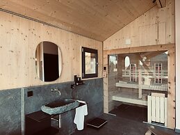 Deluxe Chalet With Sauna & hot tub