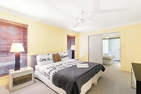 Coastal Holiday Home - Bradford 10