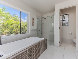 Longboard Coastal Retreat