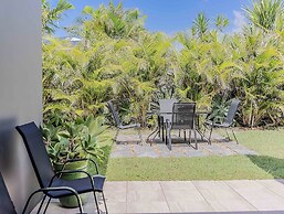 Longboard Coastal Retreat