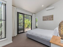 Longboard Coastal Retreat