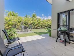 Longboard Coastal Retreat