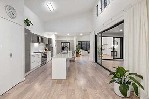 Longboard Coastal Retreat