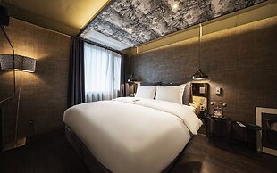 Myeongdong Young Inn Hotel