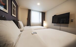 Myeongdong Young Inn Hotel