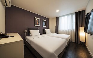 Myeongdong Young Inn Hotel