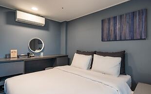 Myeongdong Young Inn Hotel