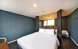 Myeongdong Young Inn Hotel