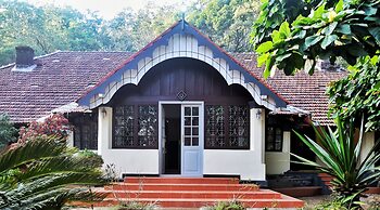 Colonial Canopy